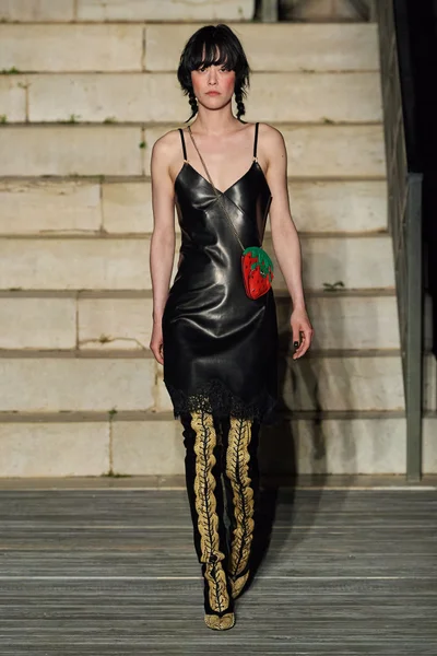 Look 14